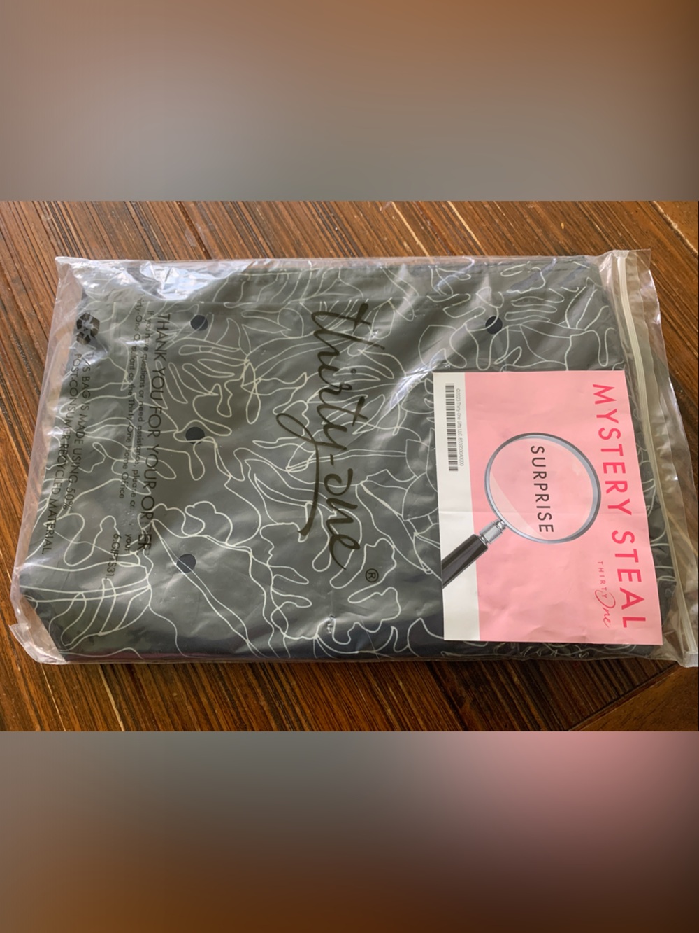 Thirty-one Black Travel Bag with White Line Art
